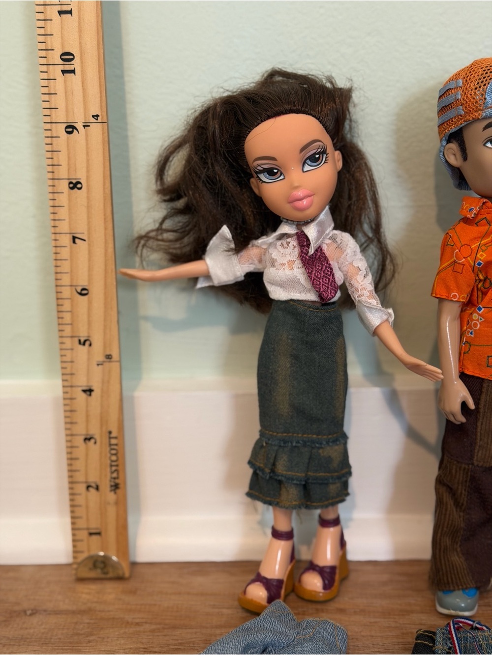 Vintage Bratz Doll Lot with Clothing & Accessories - Picture 8 of 8